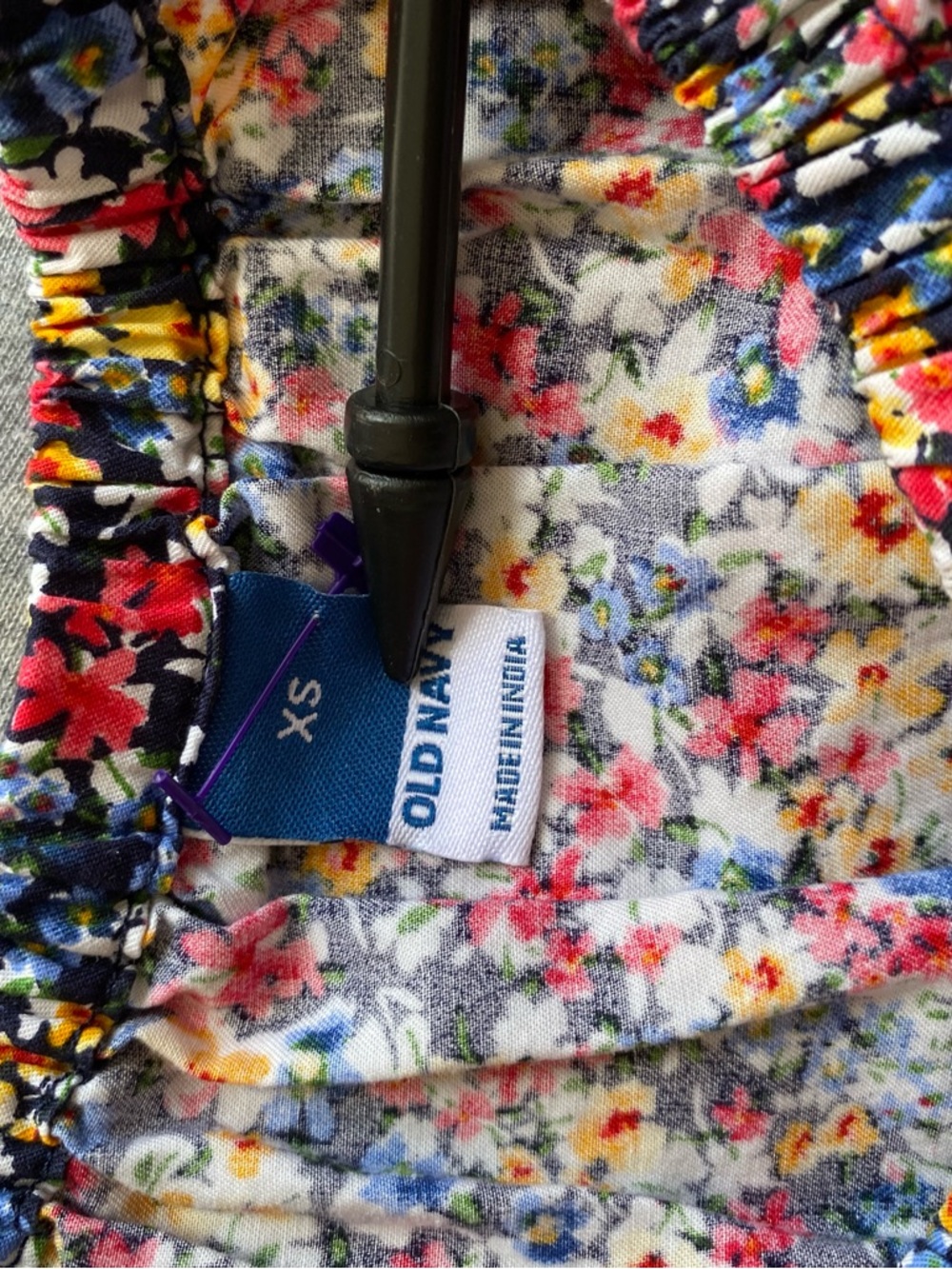 Old Navy floral peplum blouse, size XS - Picture 2 of 6